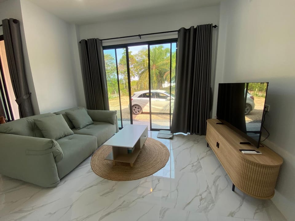 Cozy Palm Hills House in Krabi Changwat