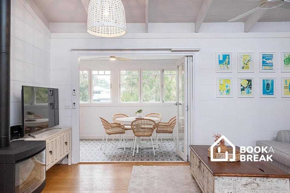 The Ellesmere Escape – Studio & Walk to Village Bed and Breakfast in Melbourne