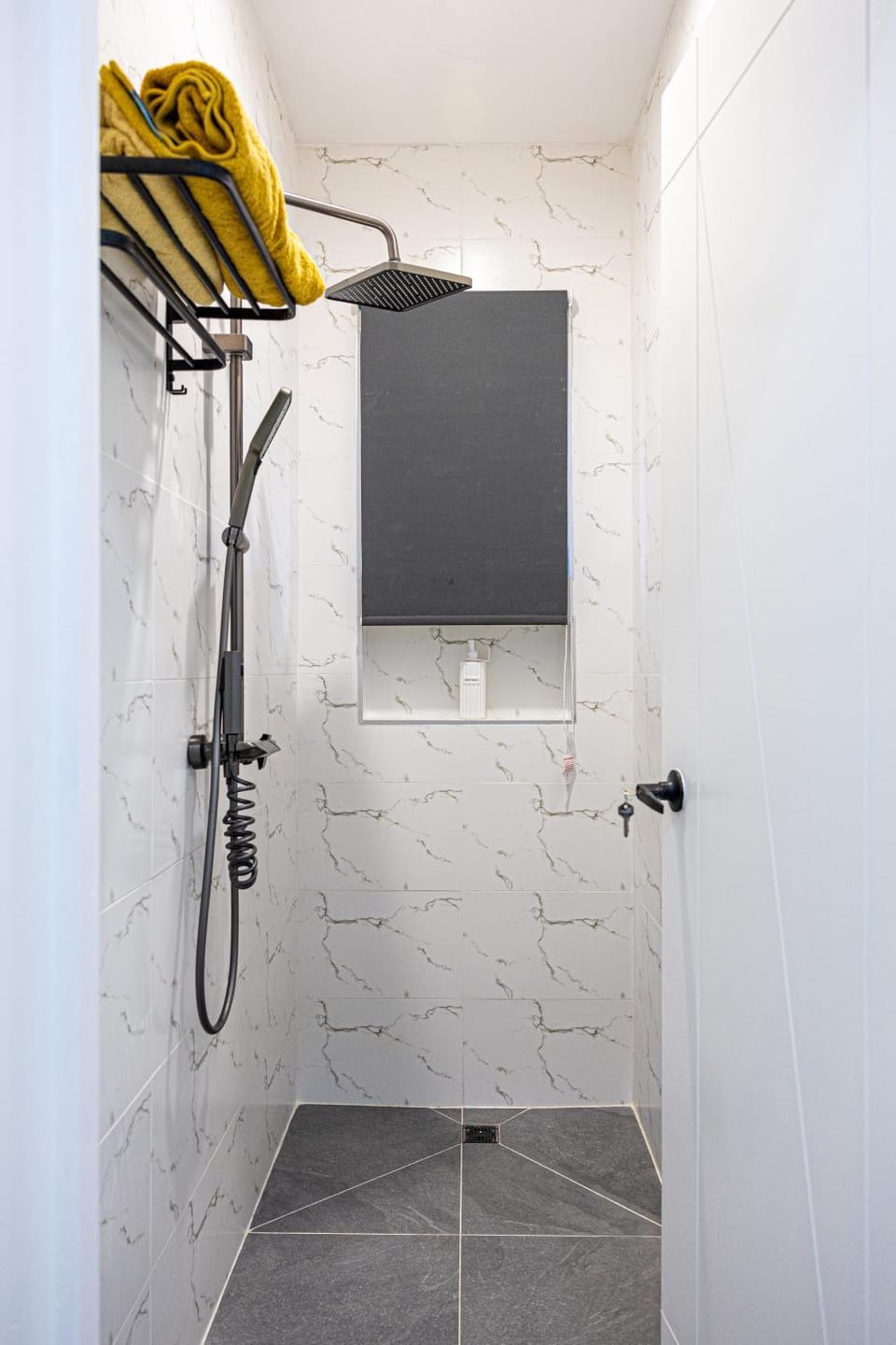 Shower, Bathroom, Coffee/tea facilities