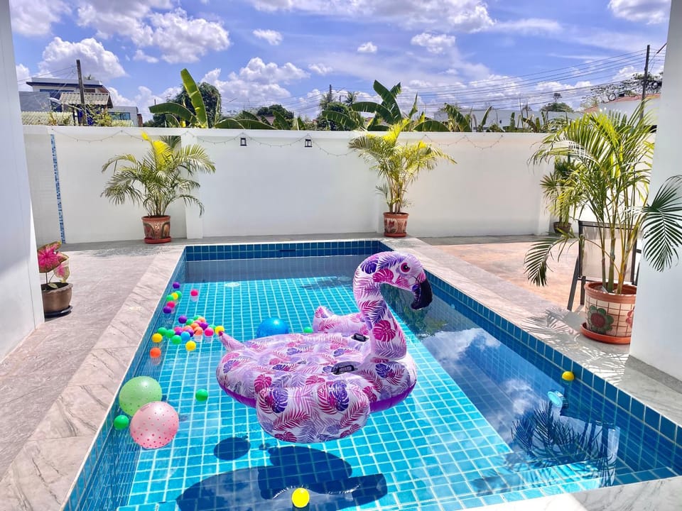 Pool view, Swimming pool