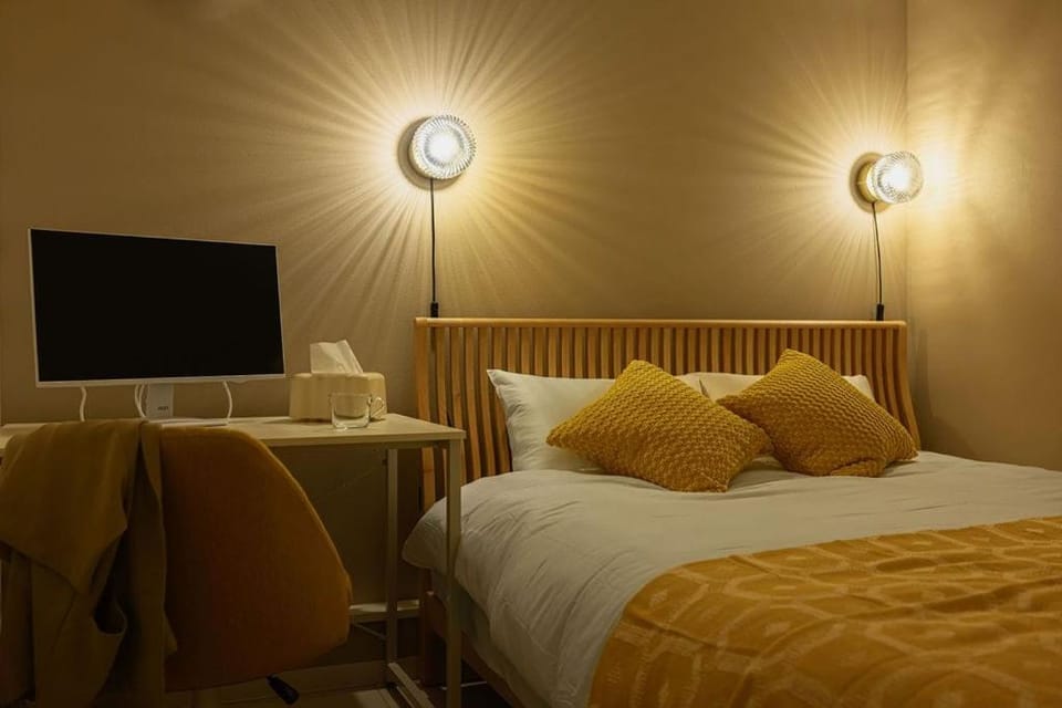 Bed, Bedroom