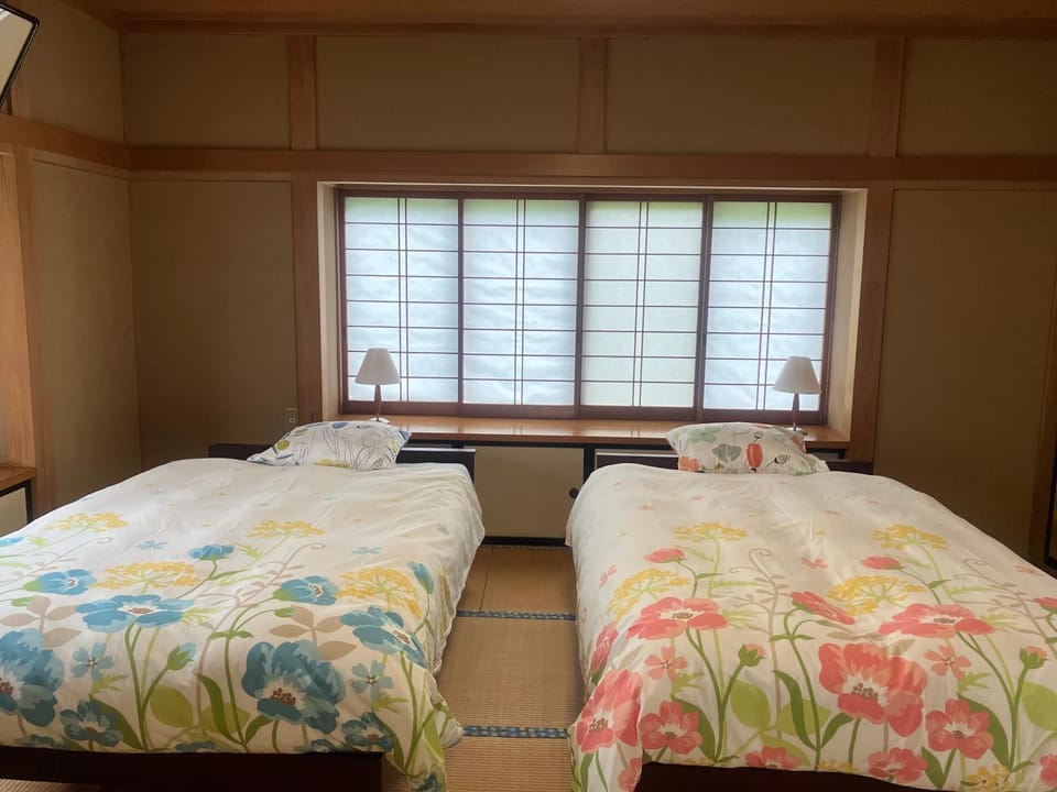 民泊ひなたぼっこ1日1組限定離れ貸切 Apartment in Nagano Prefecture