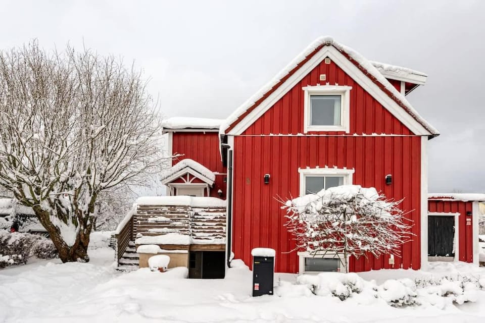 Amazing place Avicii and 3Arena 6B2B with hot tub House in Huddinge