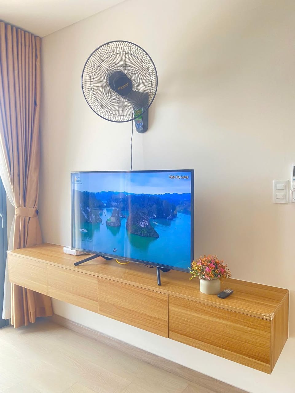 Homestay Dragon Castle Bãi Cháy Hạ Long Q Ninh Apartment in Vietnam