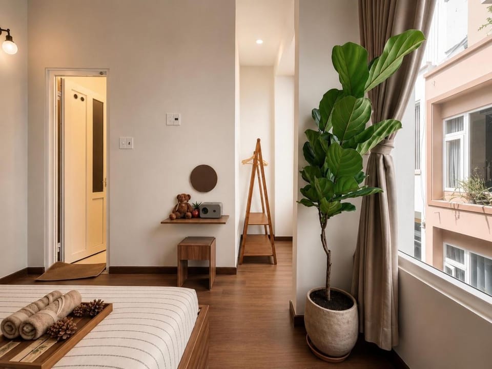 Photo of the whole room, Bedroom