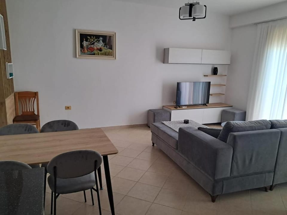 Port Side Apartment in Vlorë