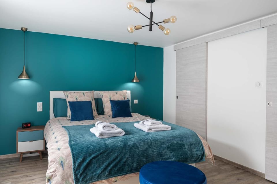 Toilet, Photo of the whole room, Bedroom, heating, towels