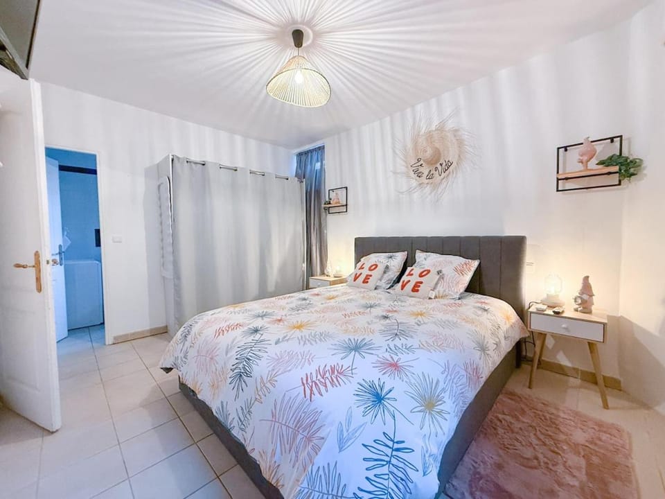 Appartement 200 m de la plage, labellisé 3 étoiles meublé de tourisme Apartment in Collioure