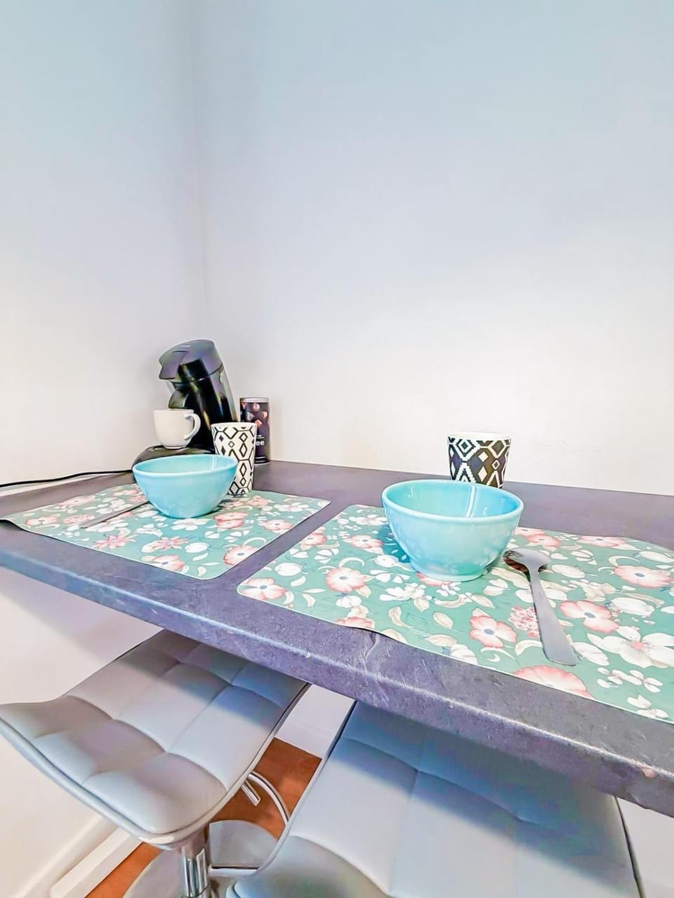Coffee/tea facilities, Dining area