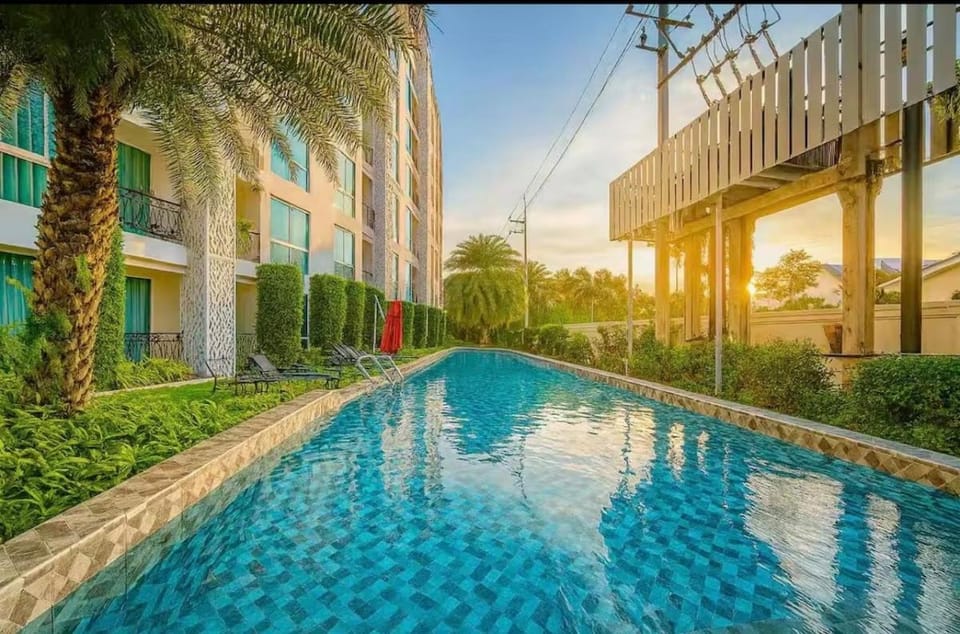 1 Bedroom French Style Condo with Lagoon Pool Apartment in Pattaya City