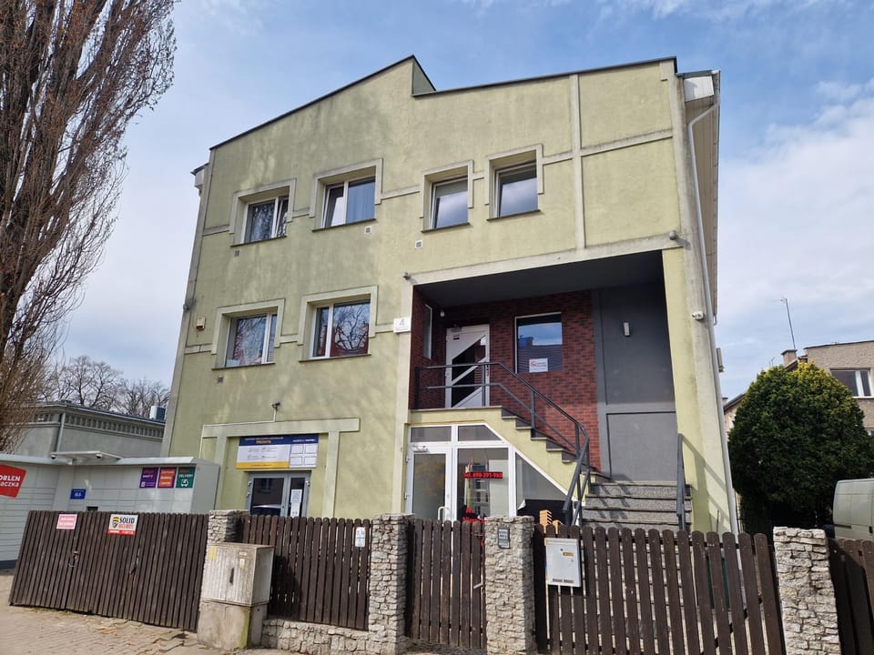 Property building, Facade/entrance, Day