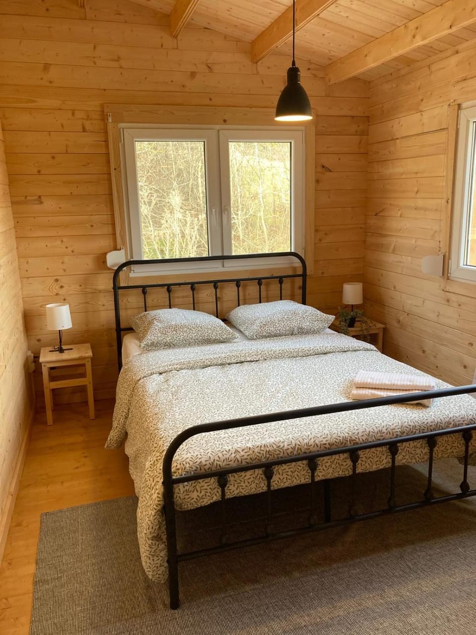 Au pied du plateau Chalet in Occitanie