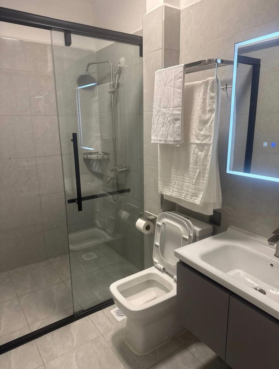 Shower, Toilet, Bathroom