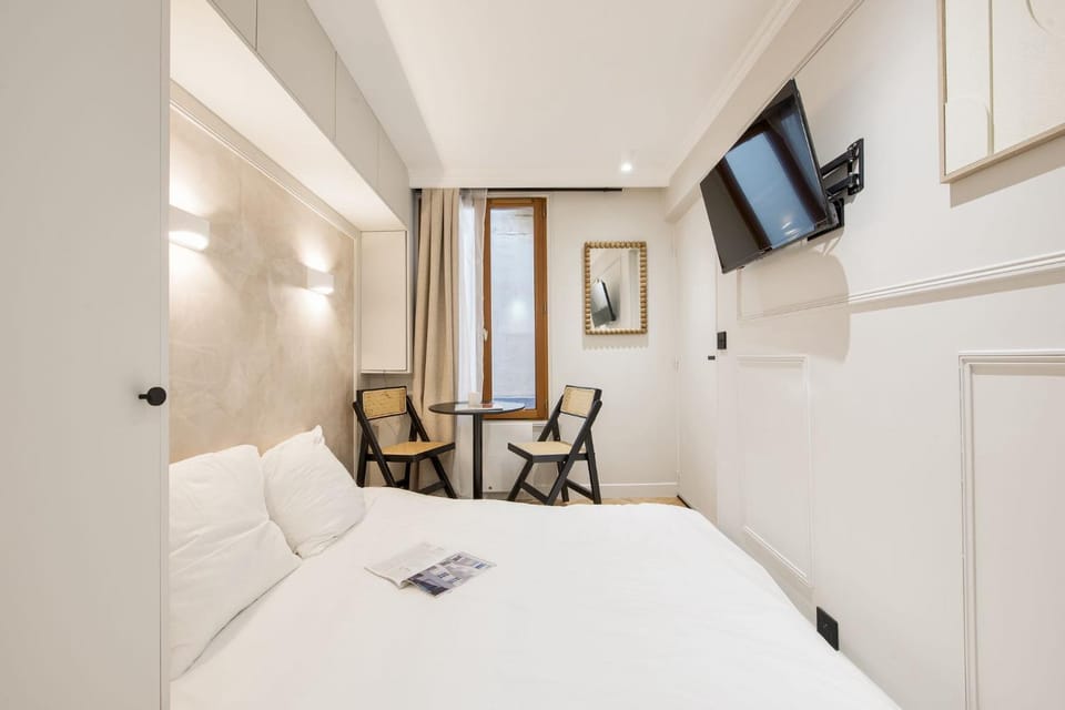 Petit Studio Elegant Invalides et Tour Eiffel Apartment in Paris