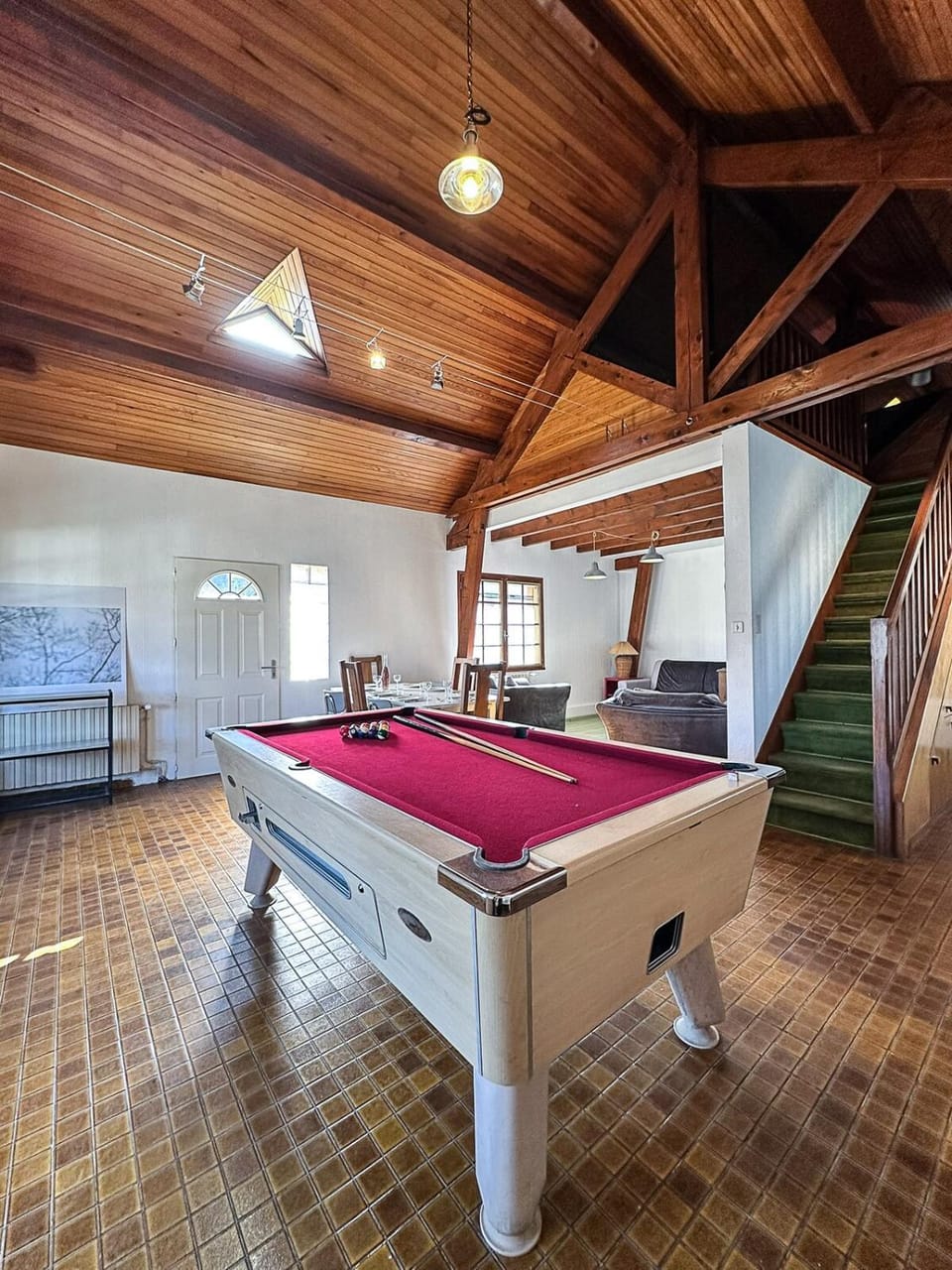 Billiard, Game Room