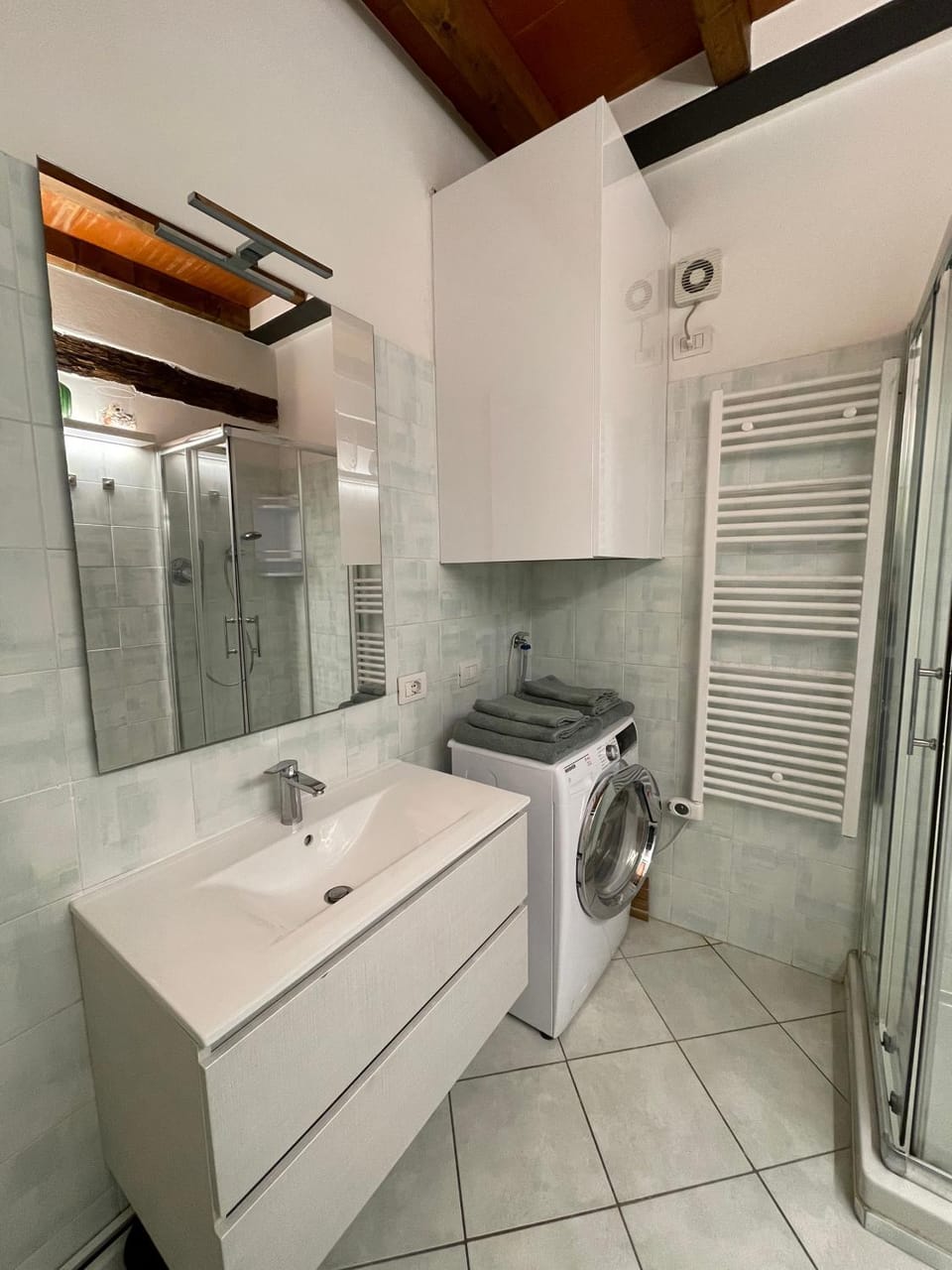 Bathroom, towels, washing machine, dryer