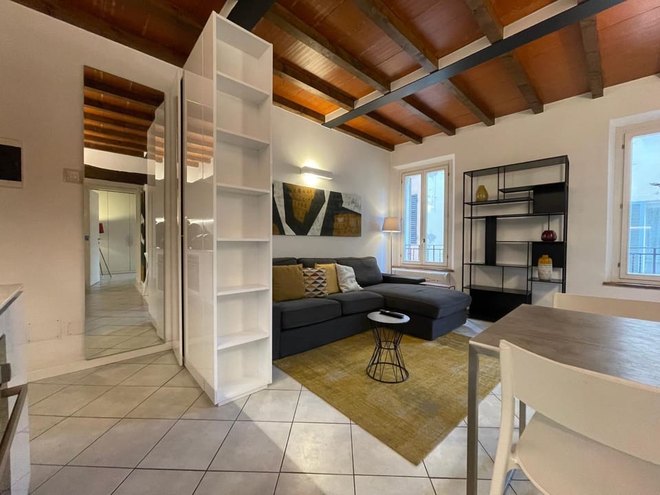 Living room, internet