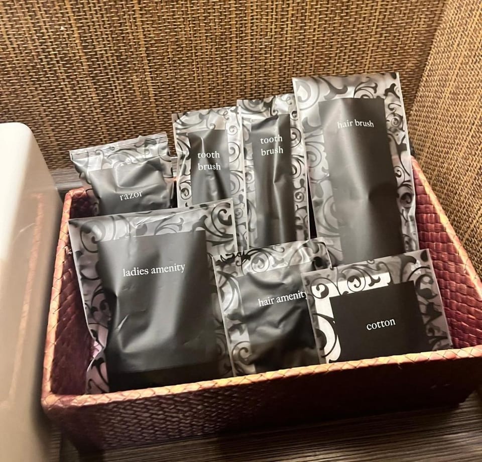 ホテルラグジュウェーブ大人専用 Love hotel in Japan