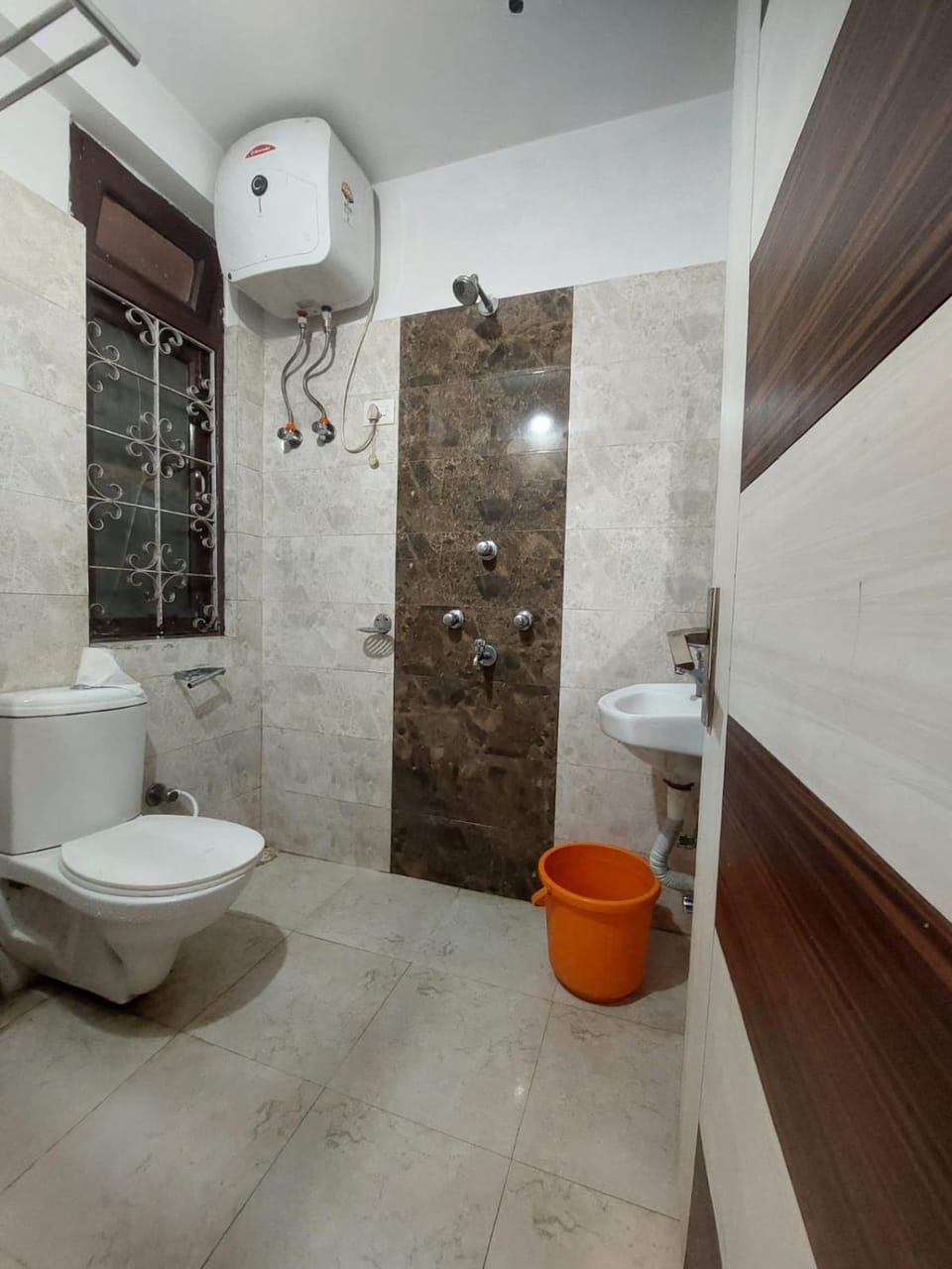 Hotel white lion-Near Bhajra Taxi Stand Hotel in India