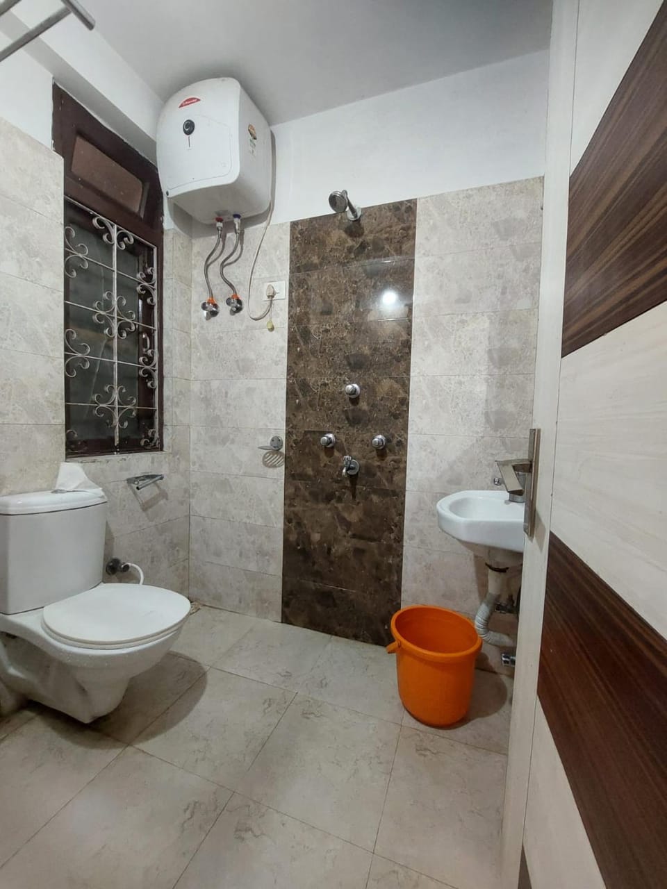 Hotel white lion-Near Bhajra Taxi Stand Hotel in India