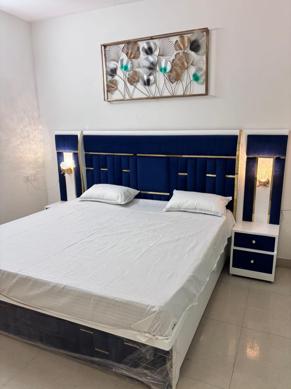 Basera Amber Luxury & Affordable 2bhk Stay LULU Mall Apartment in Lucknow