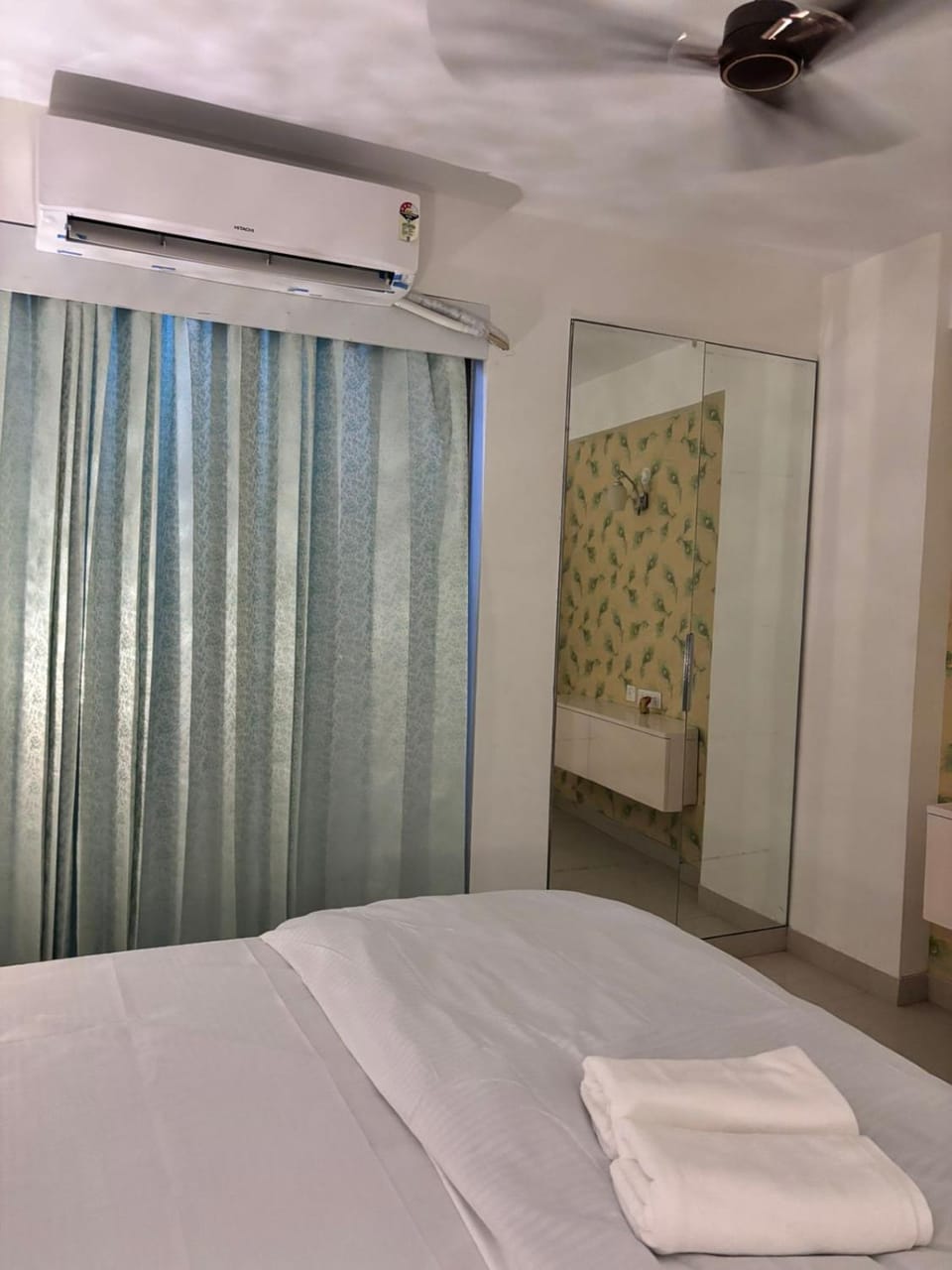 Basera Amber Luxury & Affordable 2bhk Stay LULU Mall Apartment in Lucknow