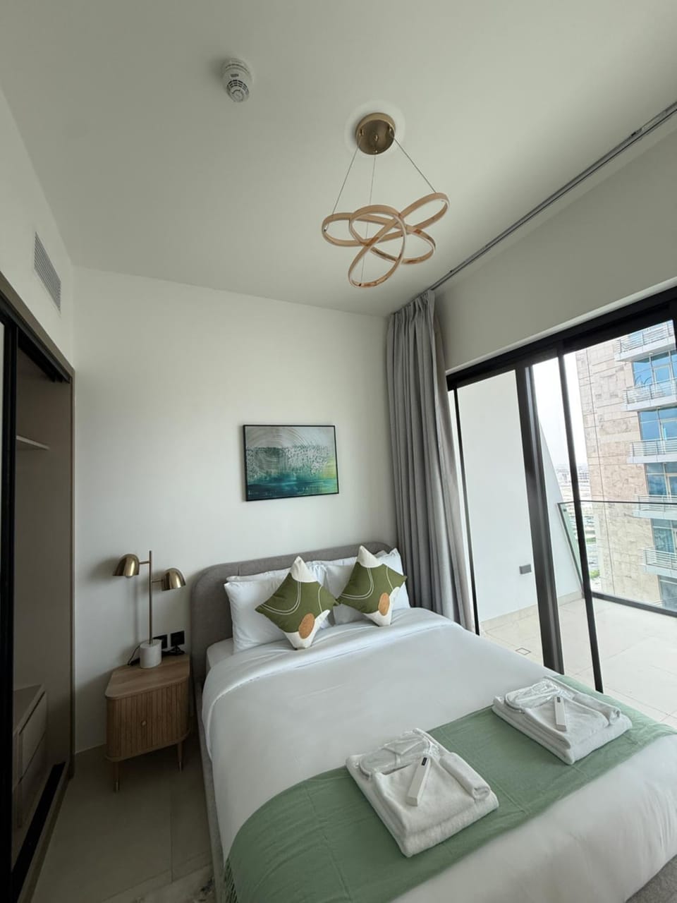 Sleek & Stylish Downtown Retreat Apartment in Dubai