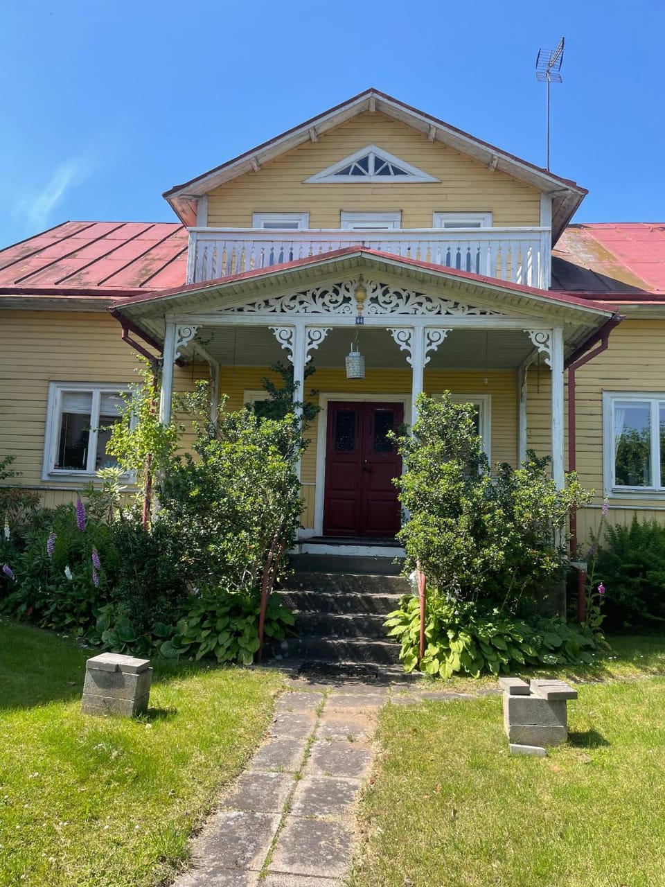 Property building, Day