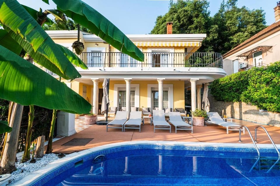 Balcony/Terrace, Swimming pool