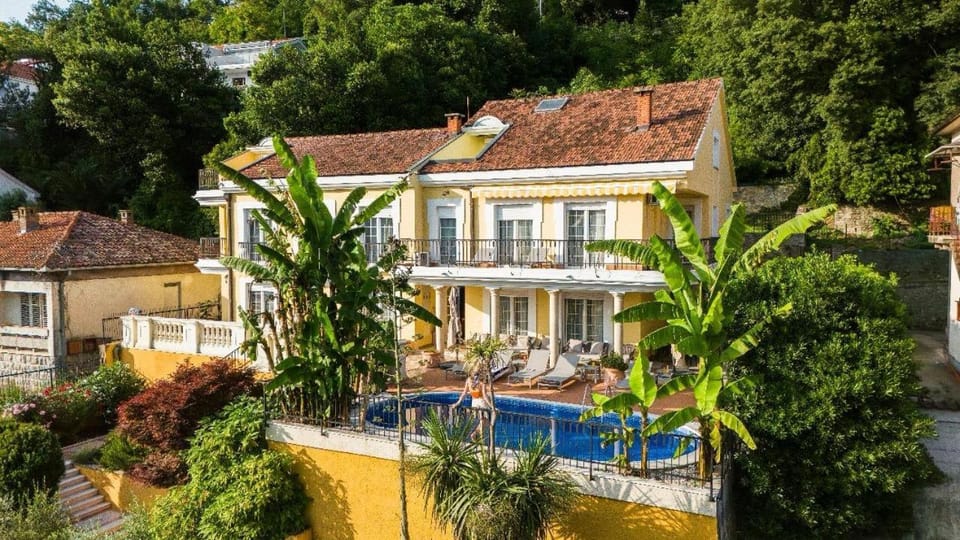 Balcony/Terrace, Swimming pool