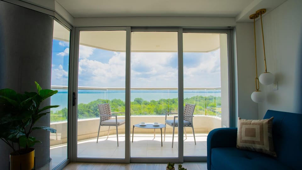View (from property/room), Balcony/Terrace, Living room