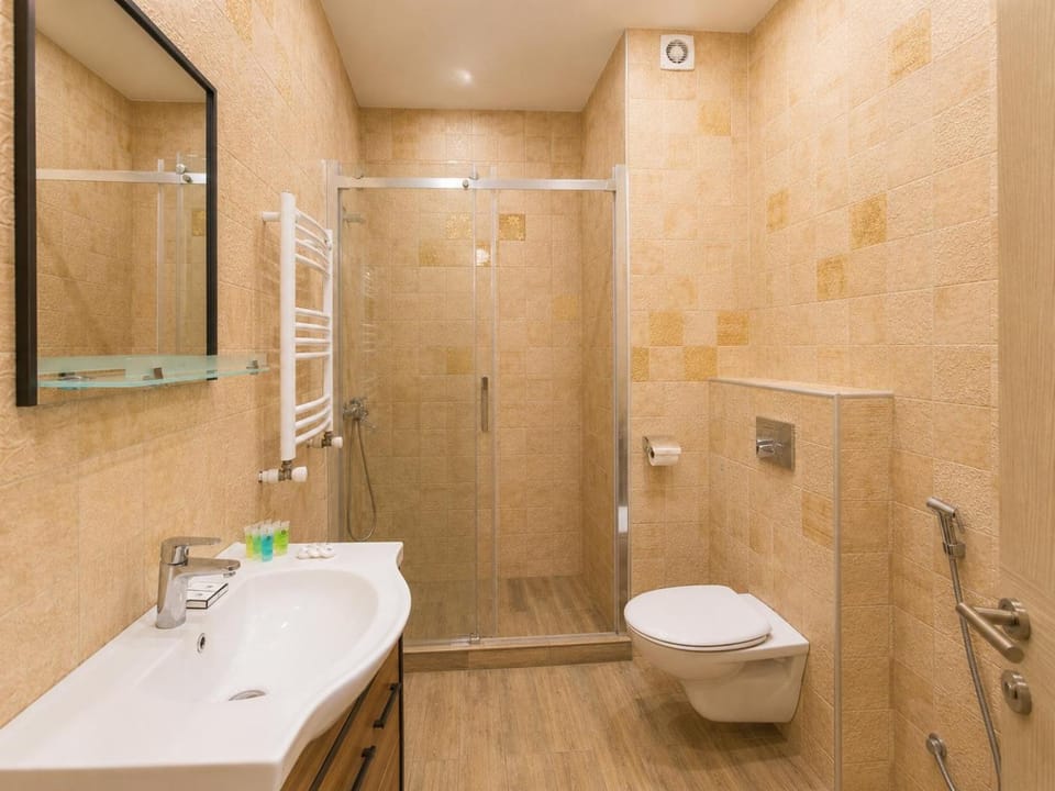 Bathroom, towels