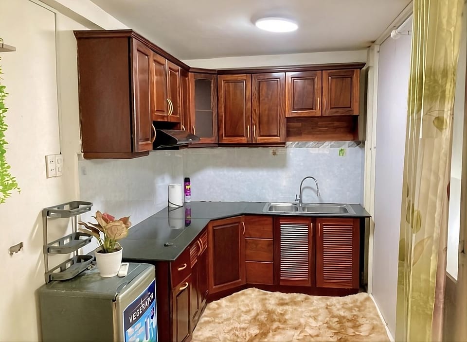 Kitchen or kitchenette, kitchen