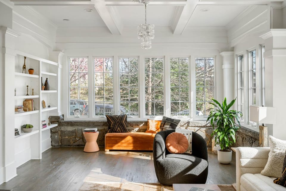 Living room, Seating area