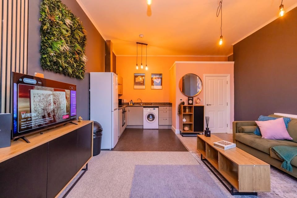 Two three Bedroom Flats in the same Building Sleep 16 Guests Apartment in Hove