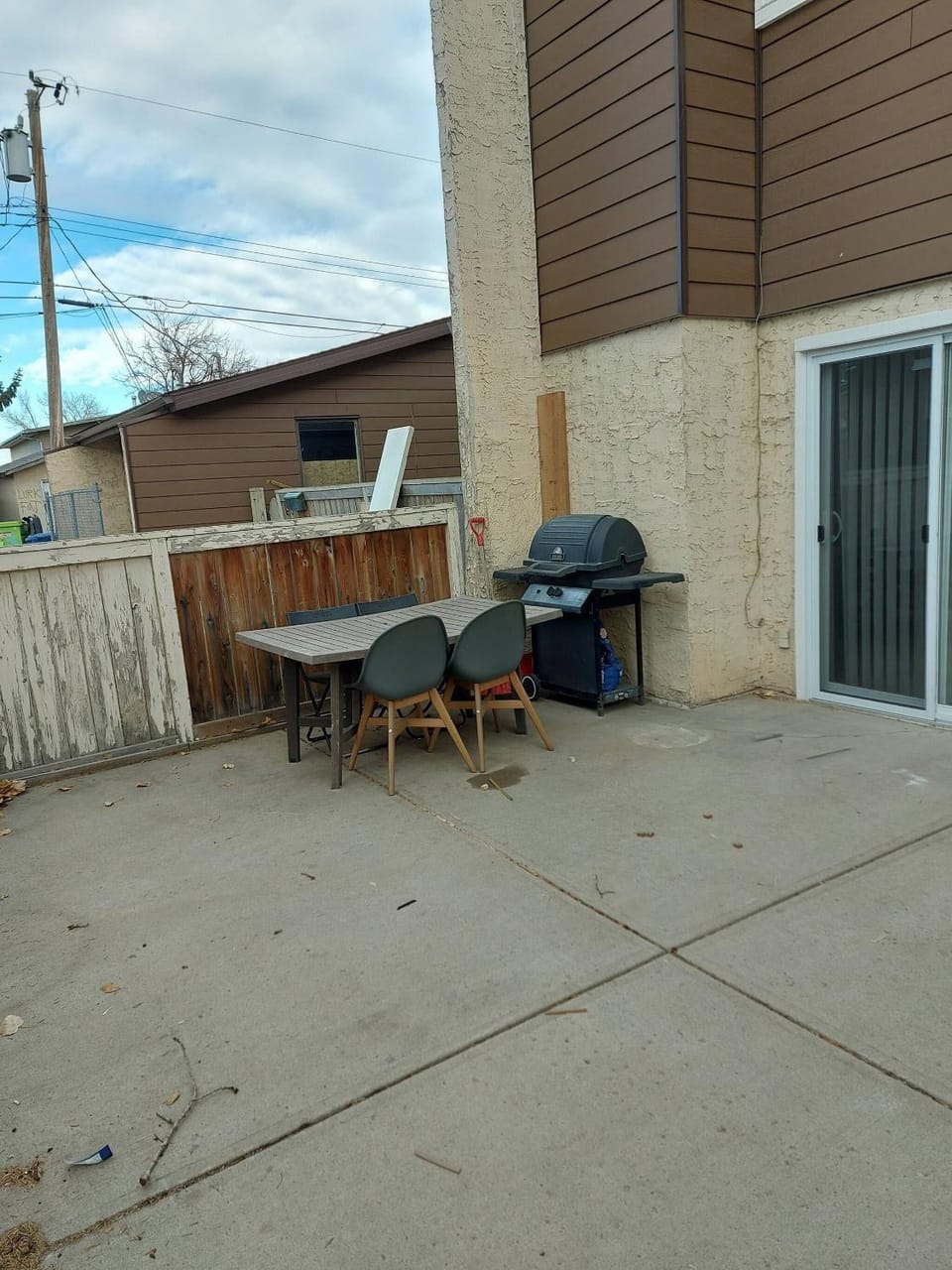Patio, Neighbourhood