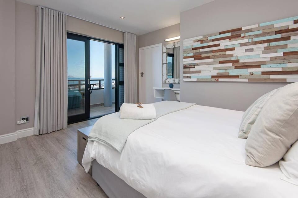 Marine Court 5 Premium Sea View Apartment Apartment in Hermanus