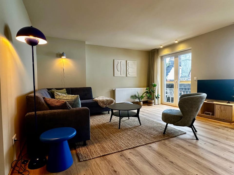 TV and multimedia, Living room, Seating area