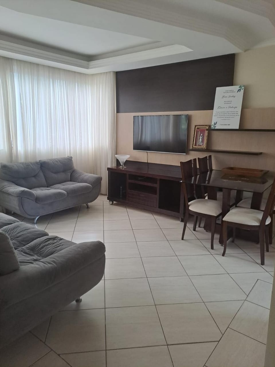 Apartamento para 8 pessoas 3 quartos com ar condicionado e 3 garagens! A 15 minutos do autódromo! Apartment in Goiania