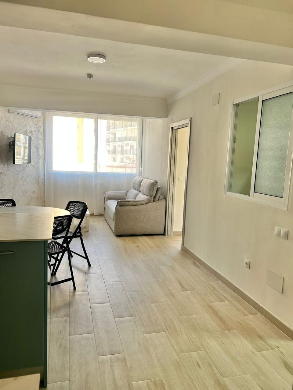 TV and multimedia, Living room, Dining area