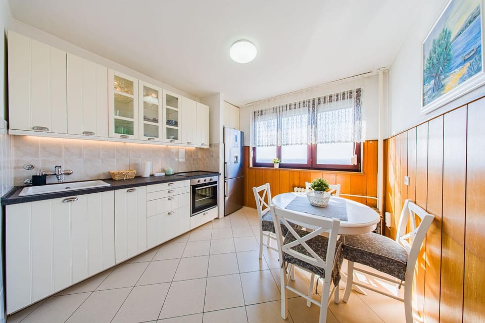 Kitchen or kitchenette, kitchen, kitchen