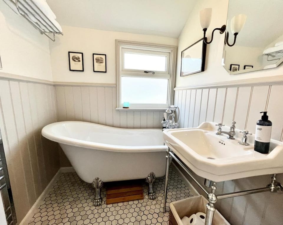 Cosy & elegant cottage in charming Newlyn House in England