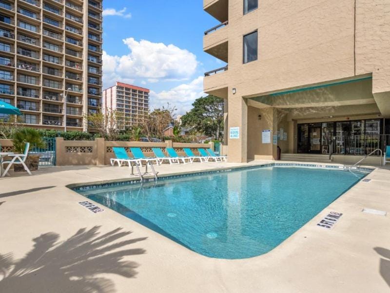 Swimming pool, sunbed