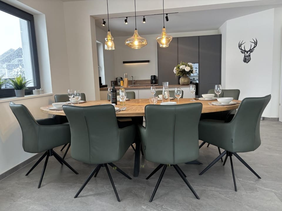 Living room, Seating area, Dining area