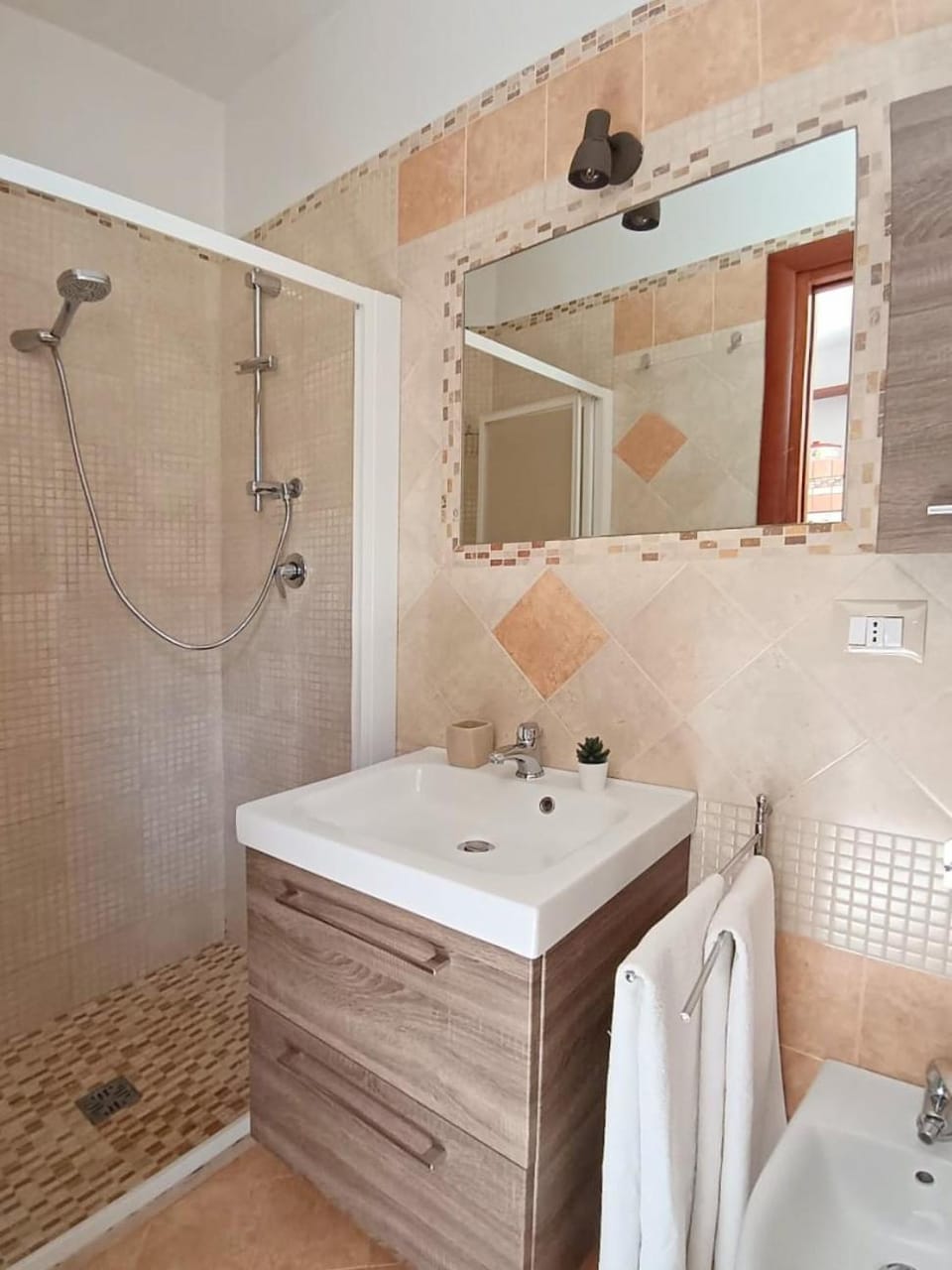 Shower, Bathroom, towels