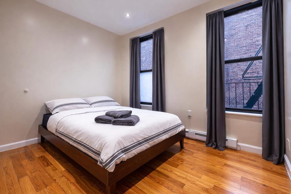 Spacious entire apartment for family and group Apartment in Upper West Side