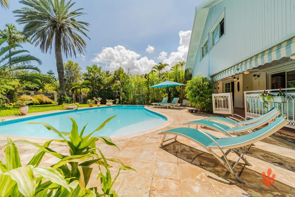 Paradis des Letchis Villa d Exception 12 Pers Piscine XXL Jardin Tropical Plage à 2 min à Pied Villa in Saint-Paul