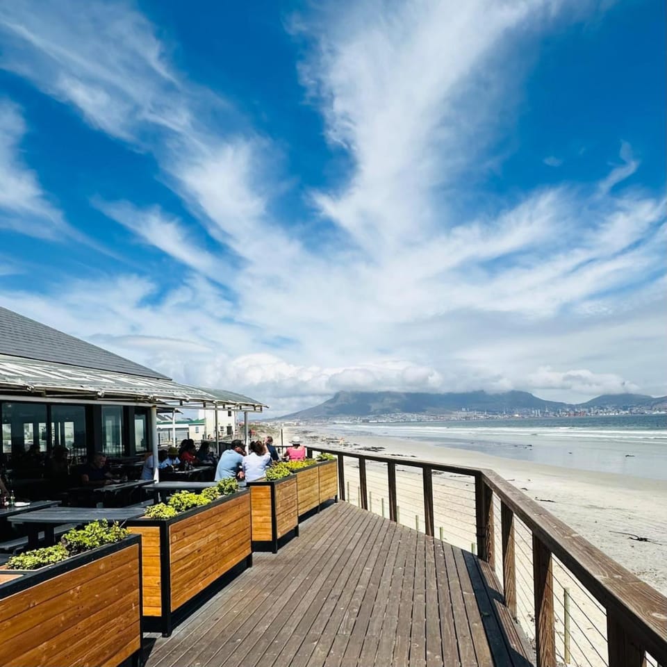 Restaurant/places to eat, Lounge or bar, Beach, Mountain view, Sea view, Sports