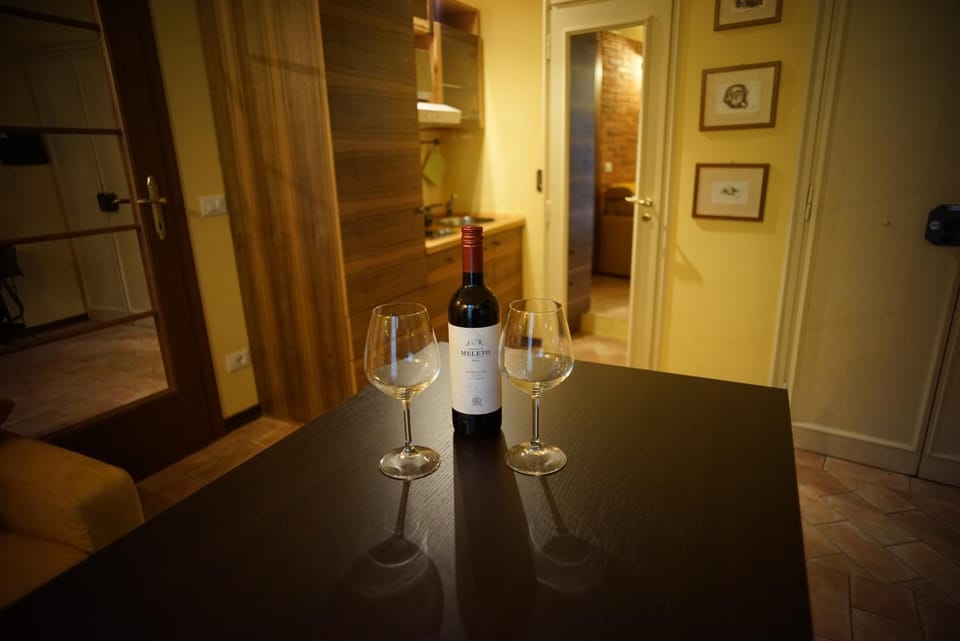 Kitchen or kitchenette, Food and drinks