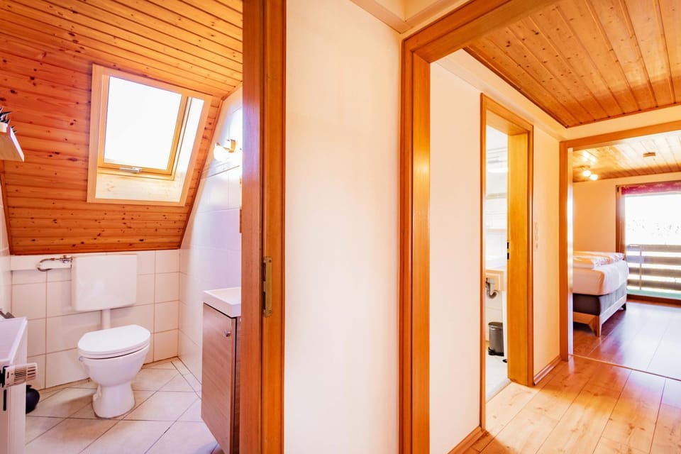 Toilet, Photo of the whole room